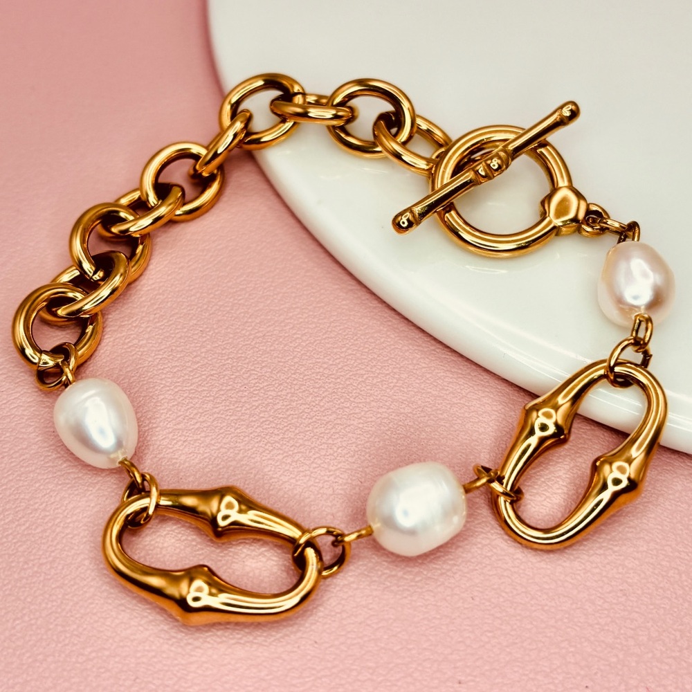 Anthropologie Natural Freshwater Pearls Rolo Chain OT Statement Bracelet in Gold
